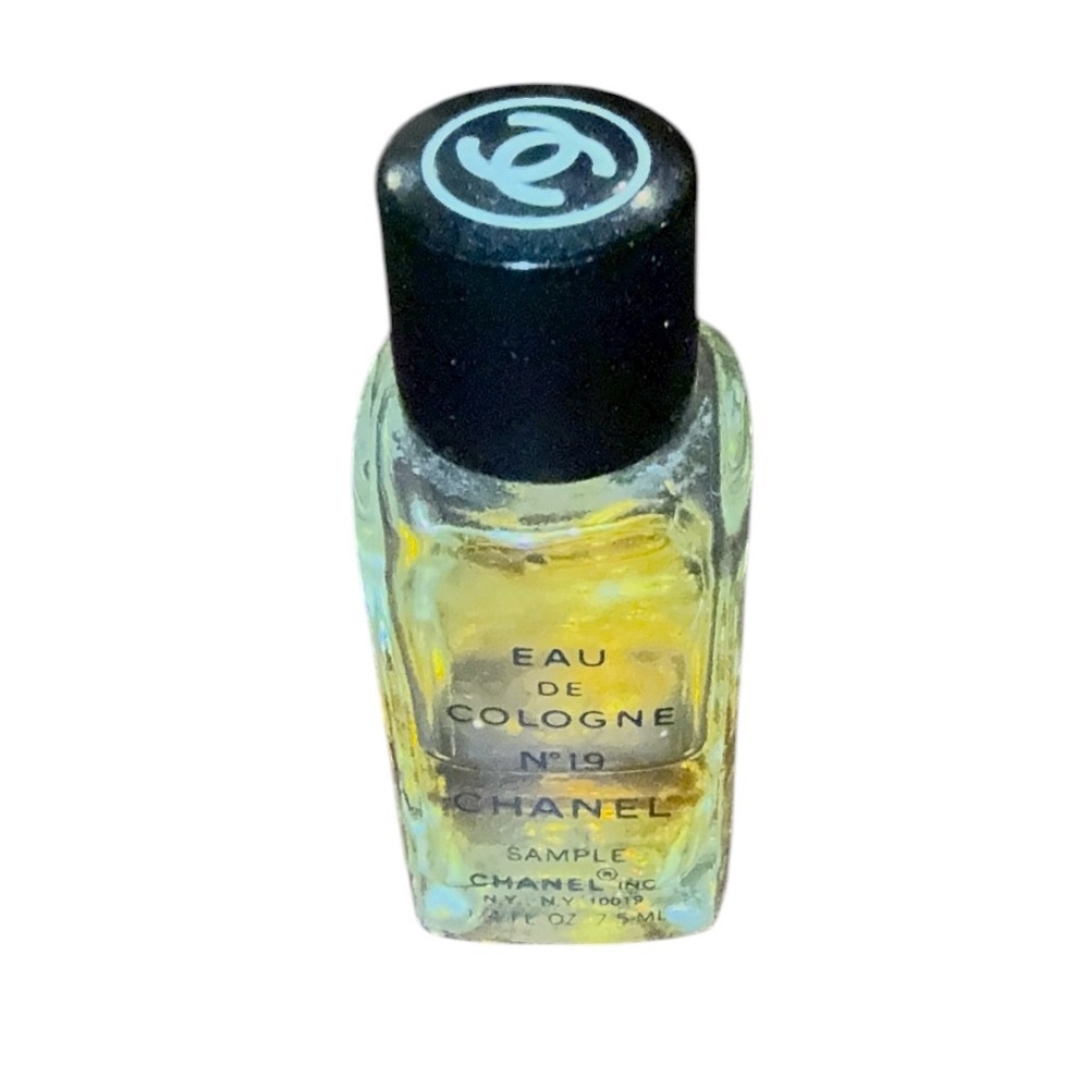 CHANEL No. 19 Eau de Cologne 1/4 fl oz 7.5 mL perfume mini vtg bottle rare